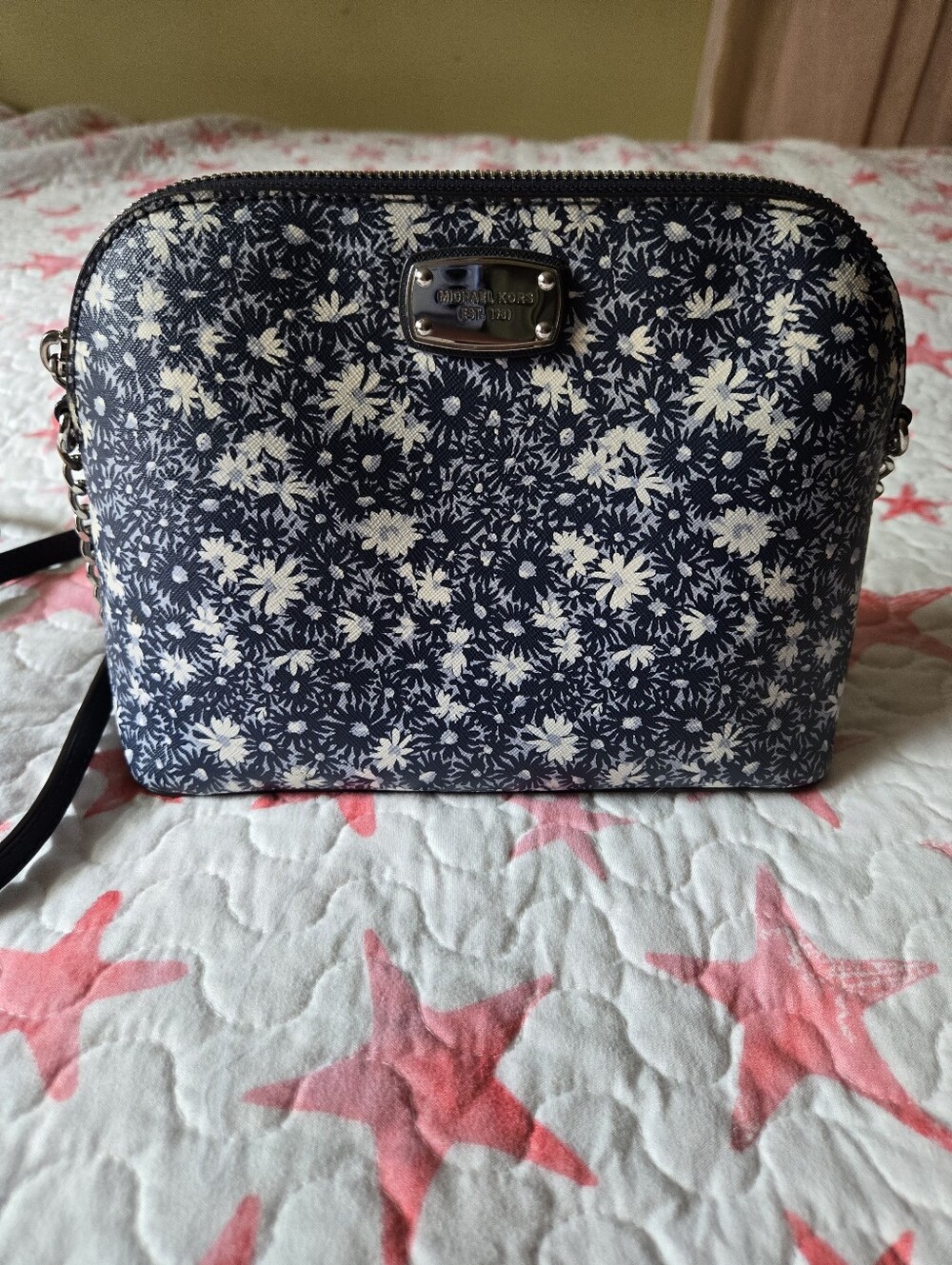 Michael Kors Cindy Navy White Daisy Floral Dome Crossbody Bag EUC